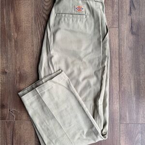 Urban Outfitters X Dickies Women’s Regular Fit Cropped Pants